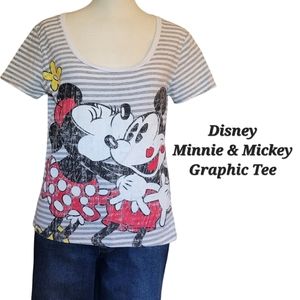 Disney Minnie & Mickey Shirt | Graphic Shirt | Disney Graphic Tee | M